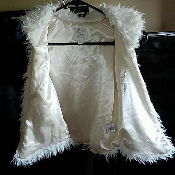 Furry vest sz Medium 7/8 - Picture 5 of 5